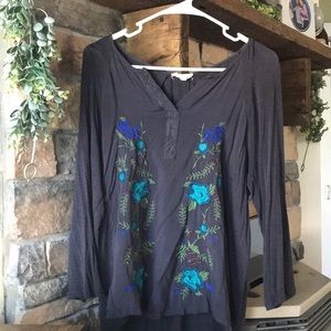 Embroidered, 3/4 sleeve top